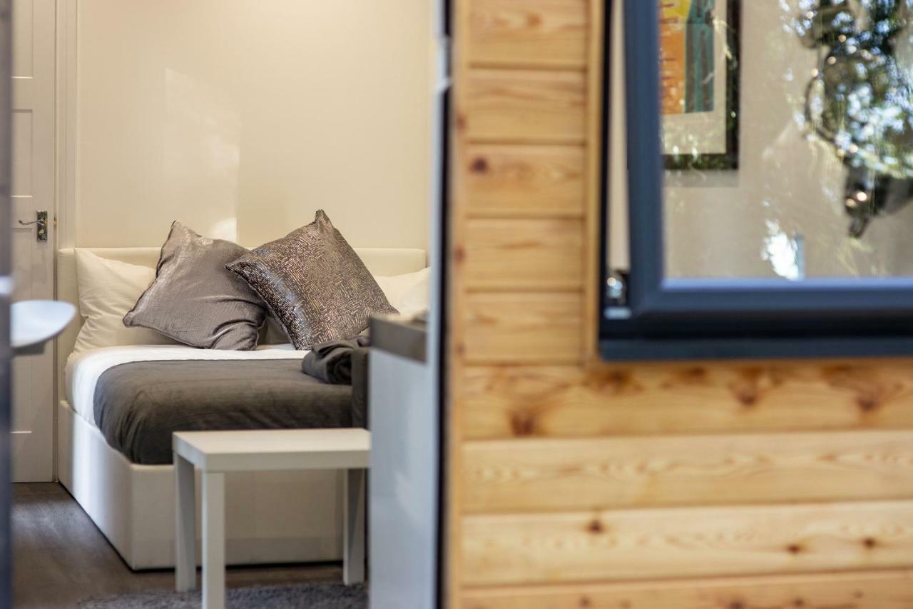 A Unique Experience In A Converted Shipping Containers, Glamness Is Adults Only Инвернес Екстериор снимка